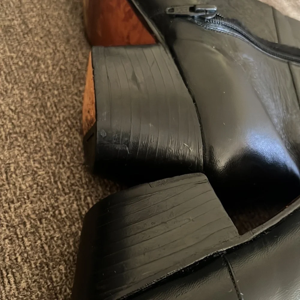 Romika Black Vintage Women’s Leather Ankle Bootie‎ Size 10